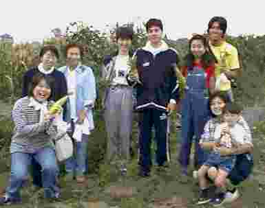 1997.8.25hatake.jpg (7235 バイト)